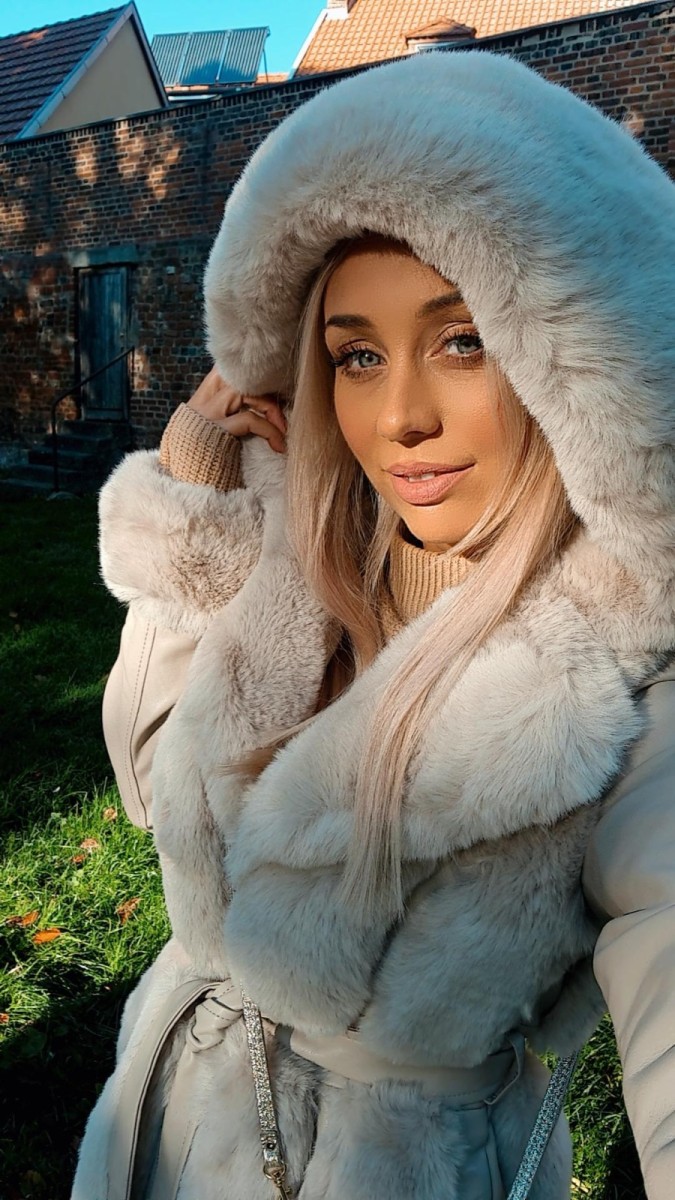 Ariana Ivory